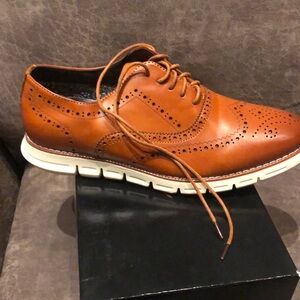 Men’s leather Oxford wing tip white sole